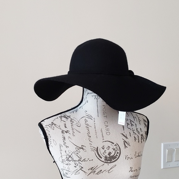 Gorgeous new  with tags wool hat! - Picture 2 of 4